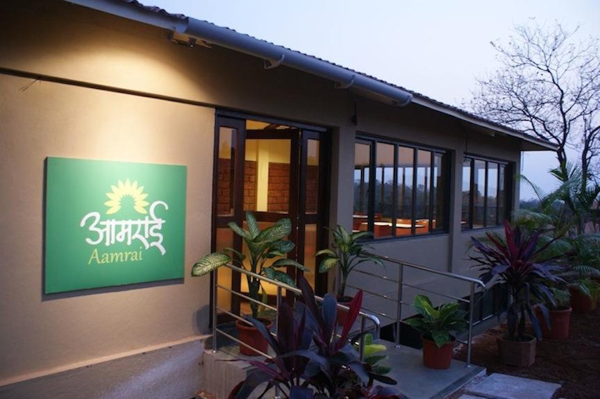 Mango Village Resort Guhāgar Exteriör bild