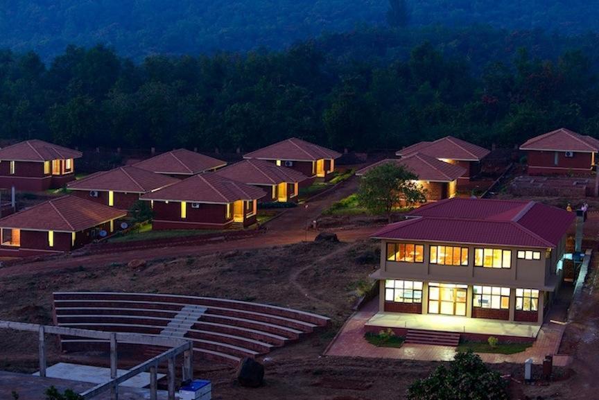 Mango Village Resort Guhāgar Exteriör bild